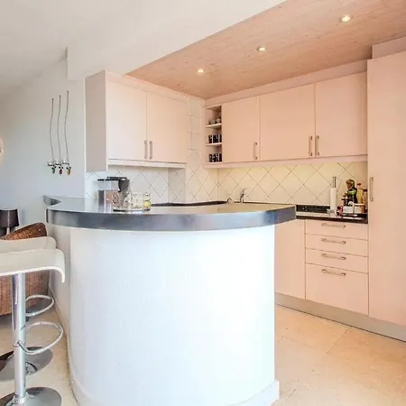 Daire Ocean Bliss - Panoramic Sea View - 20m To - 2 Swimming Pools - Private Parking